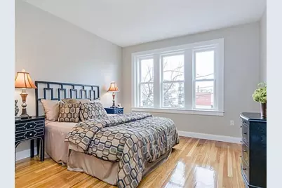 4 Leicester St #4, Boston, MA 02135 - Photo 8