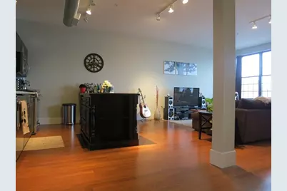 154 W 2nd St #220, Boston, MA 02127 - Photo 2