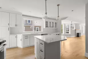22 Carver Rd E, Watertown, MA 02472 - Photo 8
