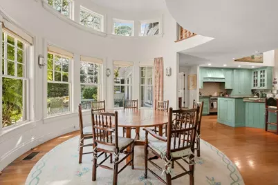 198 Clyde Street, Brookline, MA 02467 - Photo 10