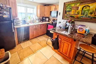 3 Maple Crest Cir, Holyoke, MA 01040 - Photo 2