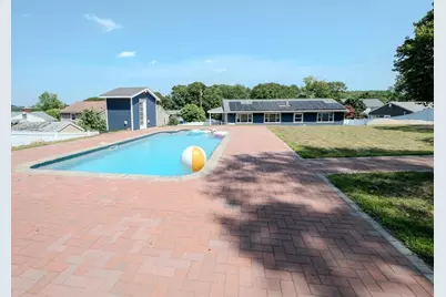 11 Bacon Dr, Saugus, MA 01906 - Photo 8