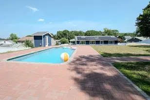 11 Bacon Dr, Saugus, MA 01906 - Photo 8