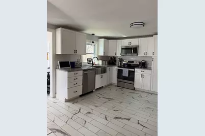 8 Colrain Road, Topsfield, MA 01983 - Photo 2