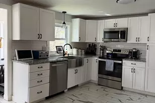 8 Colrain Rd, Topsfield, MA 01983 - Photo 2