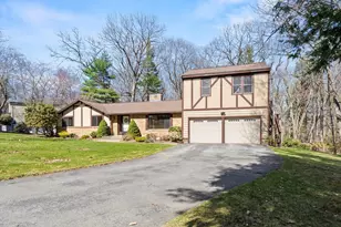 137 Catamount Rd, Tewksbury, MA 01876 - Photo 2