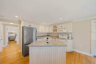 25 Riley Ave, Weymouth, MA 02189 - Photo 2