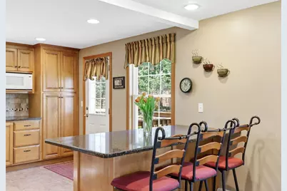 254 Handy St, Attleboro, MA 02702 - Photo 8