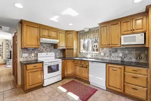 254 Handy St, Attleboro, MA 02702 - Photo 10