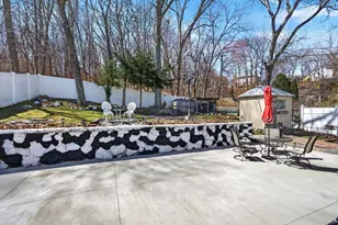 77 Sterling St, Lynn, MA 01905 - Photo 18