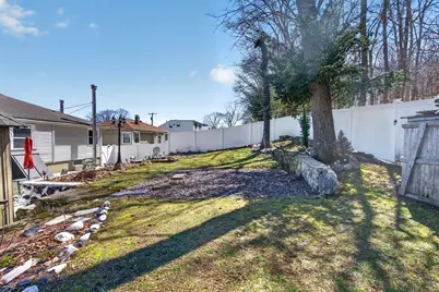 77 Sterling St, Lynn, MA 01905 - Photo 16