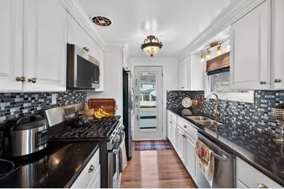 77 Sterling St, Lynn, MA 01905 - Photo 4