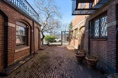 260 Beacon Street #3, Boston, MA 02116 - Photo 10