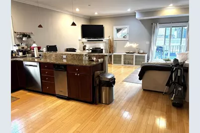 18 Knowlton St #1, Boston, MA 02127 - Photo 2