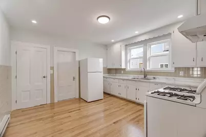 11 Willow Ave #2, Salem, MA 01970 - Photo 1