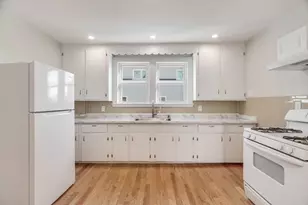 11 Willow Ave, Salem, MA 01970 - Photo 4