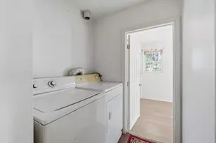 21 Ferndale St, Boston, MA 02124 - Photo 12