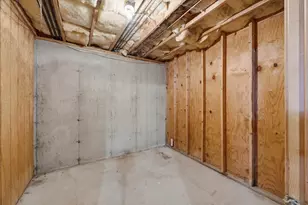 21 Ferndale St, Boston, MA 02124 - Photo 10