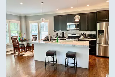 49 Cottage St #2, Newton, MA 02464 - Photo 2