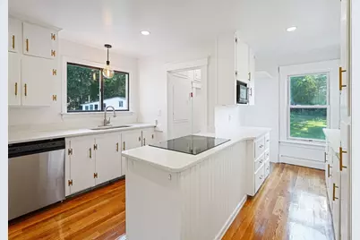 84 E Main Street, Hopkinton, MA 01748 - Photo 12