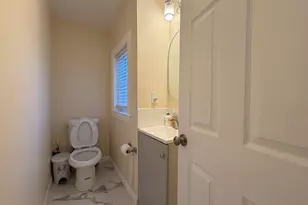 10 W Elm Ave, Quincy, MA 02170 - Photo 8