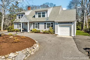 70 Lakeview Ave, Falmouth, MA 02540 - Photo 4