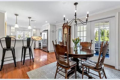 70 Lakeview Ave, Falmouth, MA 02540 - Photo 14