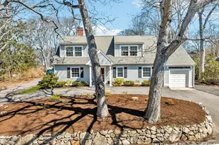 70 Lakeview Ave, Falmouth, MA 02540 - Photo 2