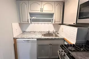 474 E 7th St, Boston, MA 02127 - Photo 10