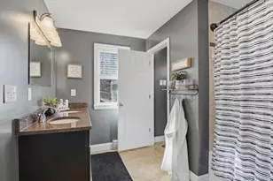 5 Pineland Ave, Worcester, MA 01604 - Photo 20