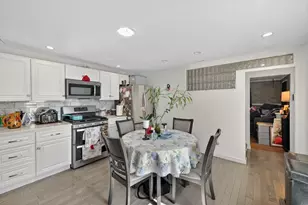 12 Cottage Pl, Boston, MA 02136 - Photo 8