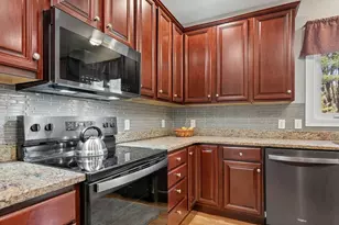 320 Lincoln Cir, Northbridge, MA 01534 - Photo 12