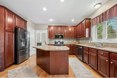 320 Lincoln Circle, Northbridge, MA 01534 - Photo 12