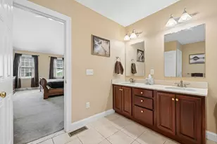 320 Lincoln Cir, Northbridge, MA 01534 - Photo 26