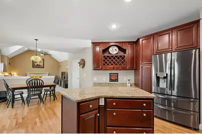 320 Lincoln Circle, Northbridge, MA 01534 - Photo 10