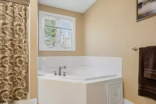 320 Lincoln Cir, Northbridge, MA 01534 - Photo 28