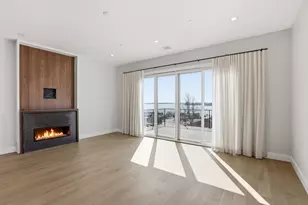 407 E 7th St, Boston, MA 02127 - Photo 30