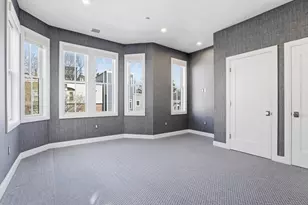 407 E 7th St, Boston, MA 02127 - Photo 18