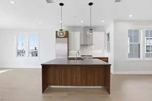 407 E 7th St, Boston, MA 02127 - Photo 22