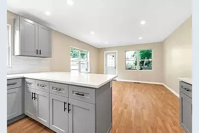 139 River St #139, Cambridge, MA 02139 - Photo 2