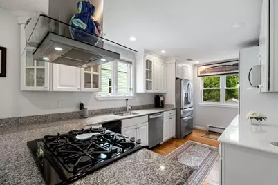 45 Magoun St, Cambridge, MA 02140 - Photo 8