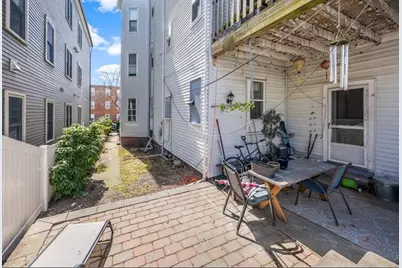 866 E 5th St #1, Boston, MA 02127 - Photo 4