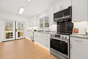 61 Oak St, Brockton, MA 02301 - Photo 2