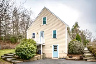 18 Cherrywood Cir, Plymouth, MA 02360 - Photo 2