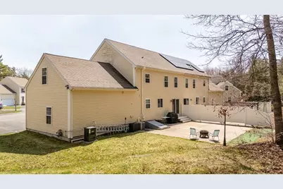 391 Franklin St #1, Hanson, MA 02341 - Photo 4