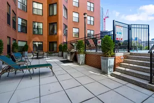 390 Commonwealth Ave, Boston, MA 02215 - Photo 14