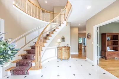 33 Nutmeg Ln, North Andover, MA 01845 - Photo 2