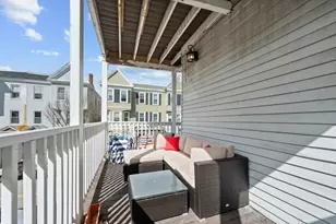 627 E 6th St, Boston, MA 02127 - Photo 8