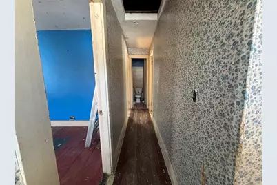 31 William St, Chester, MA 01011 - Photo 12