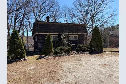 133 Lakeshore Dr, Blackstone, MA 01504 - Photo 1